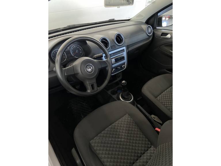 VOLKSWAGEN - SAVEIRO - 2014/2015 - Branca - R$ 49.000,00