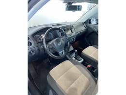 VOLKSWAGEN - TIGUAN - 2012/2013 - Preta - R$ 62.900,00