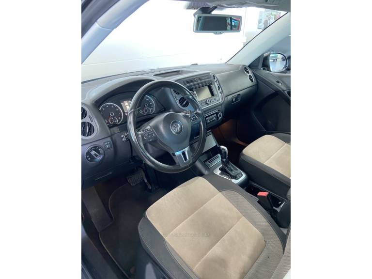 VOLKSWAGEN - TIGUAN - 2012/2013 - Preta - R$ 62.900,00