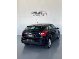 FORD - FOCUS - 2015/2015 - Preta - R$ 49.900,00