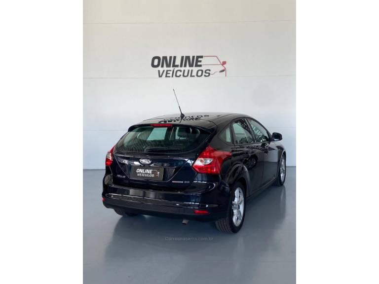 FORD - FOCUS - 2015/2015 - Preta - R$ 49.900,00