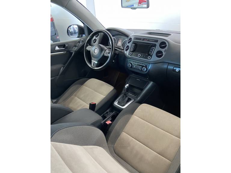 VOLKSWAGEN - TIGUAN - 2012/2013 - Preta - R$ 62.900,00