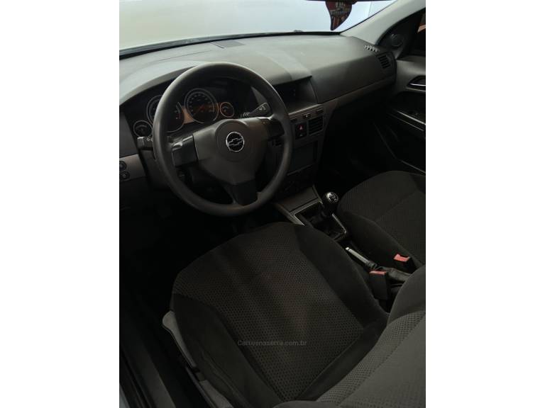CHEVROLET - VECTRA - 2008/2009 - Prata - R$ 36.900,00
