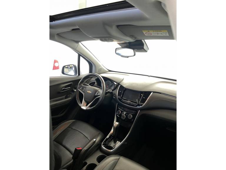 CHEVROLET - TRACKER - 2018/2018 - Branca - R$ 93.000,00
