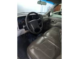 CHEVROLET - SILVERADO - 1999/2000 - Preta - R$ 100.000,00