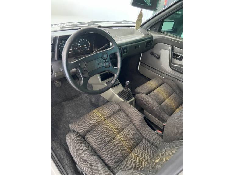 VOLKSWAGEN - VOYAGE - 1992/1993 - Branca - R$ 37.000,00