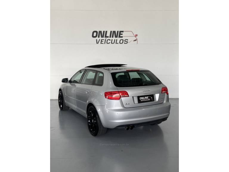 AUDI - A3 - 2011/2011 - Prata - R$ 64.900,00